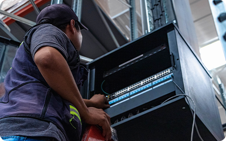 Cableado de red en racks